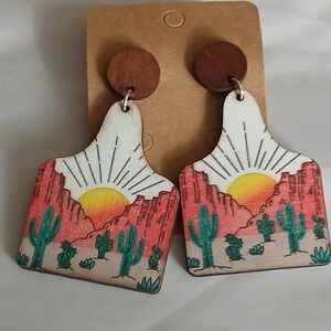 NWOT Wooden Desert Sunset Earrings